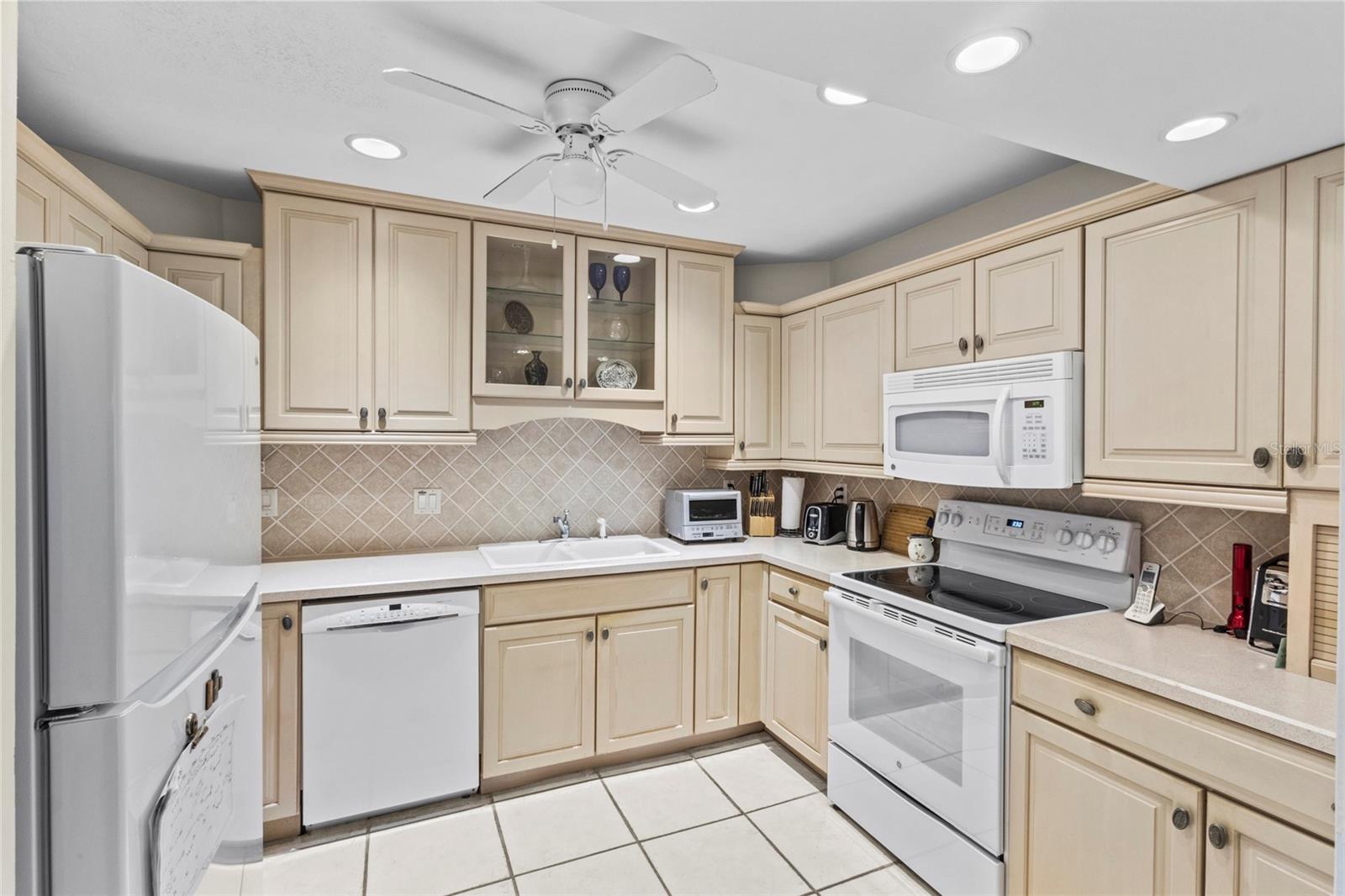 Image 15 of 39 For 1633 Boathouse Circle 232