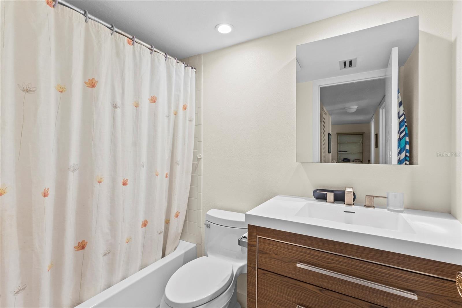 Image 22 of 39 For 1633 Boathouse Circle 232