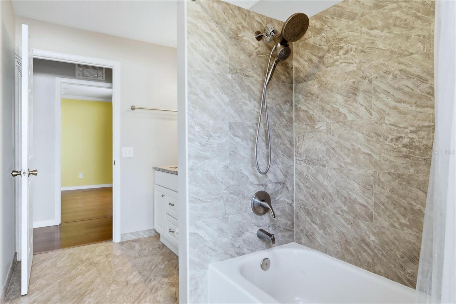 Image 39 of 53 For 4324 Windmill Pointe Dr