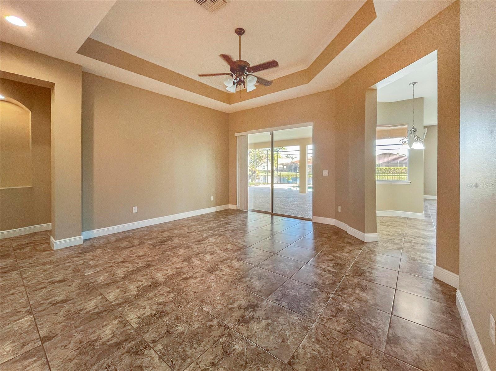 Image 4 of 32 For 6621 Horned Owl Place