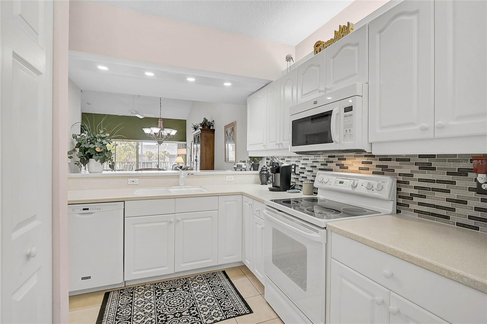 Image 11 of 48 For 414 Laurel Lake Drive 204