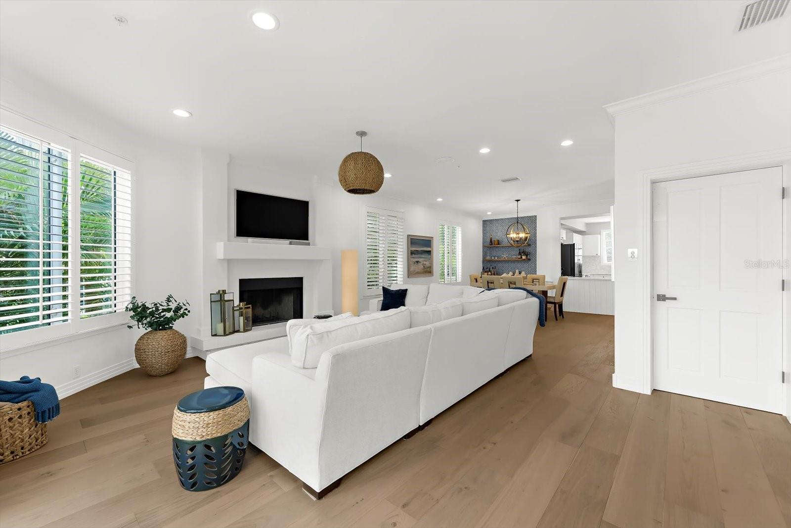 Image 30 of 96 For 3941 Hamilton Club Circle 9