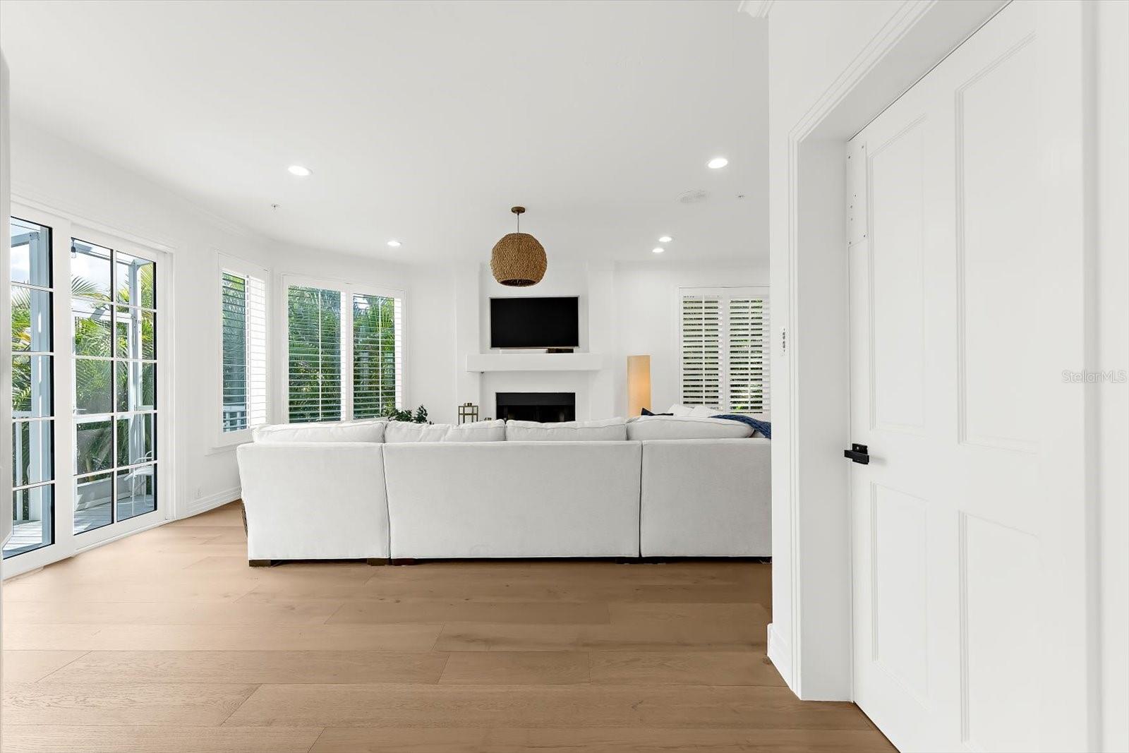 Image 38 of 96 For 3941 Hamilton Club Circle 9