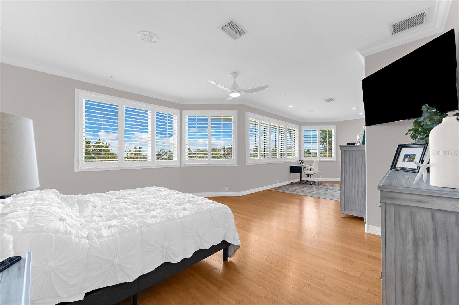 Image 59 of 96 For 3941 Hamilton Club Circle 9