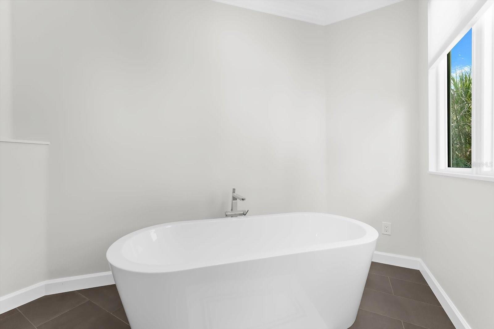 Image 62 of 96 For 3941 Hamilton Club Circle 9