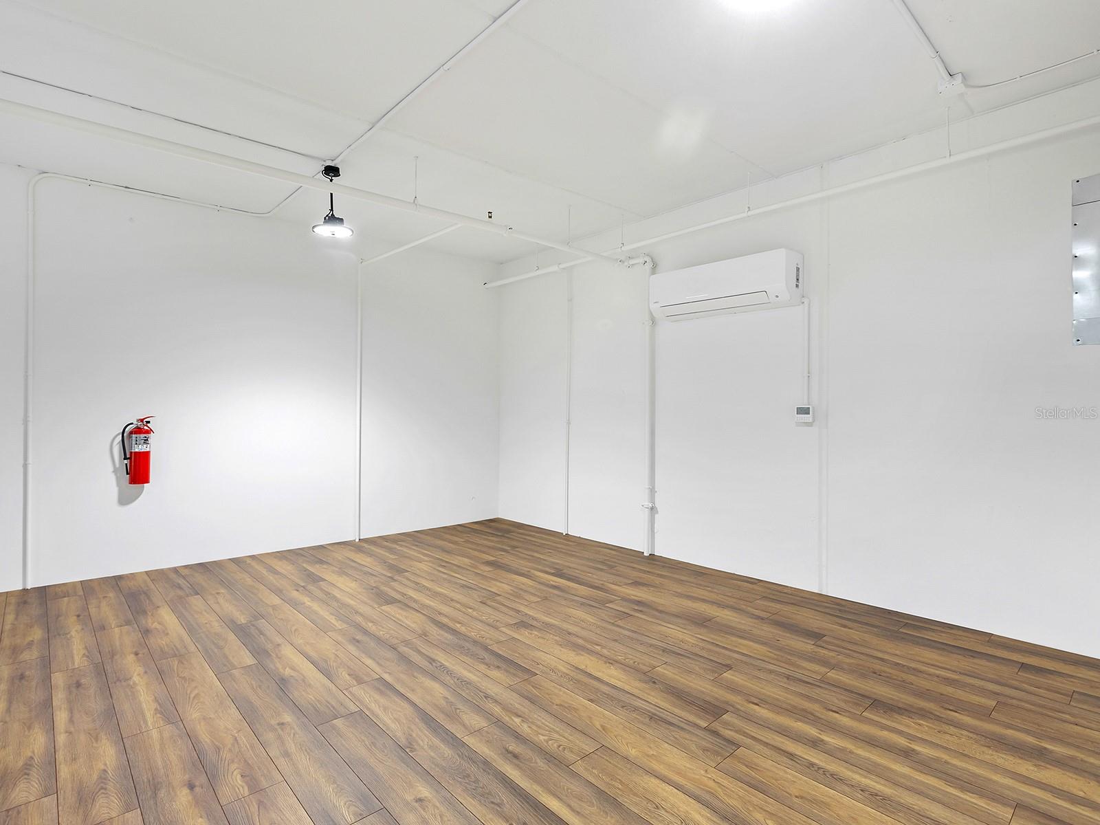 Image 13 of 53 For 5421 Communications Parkway 58