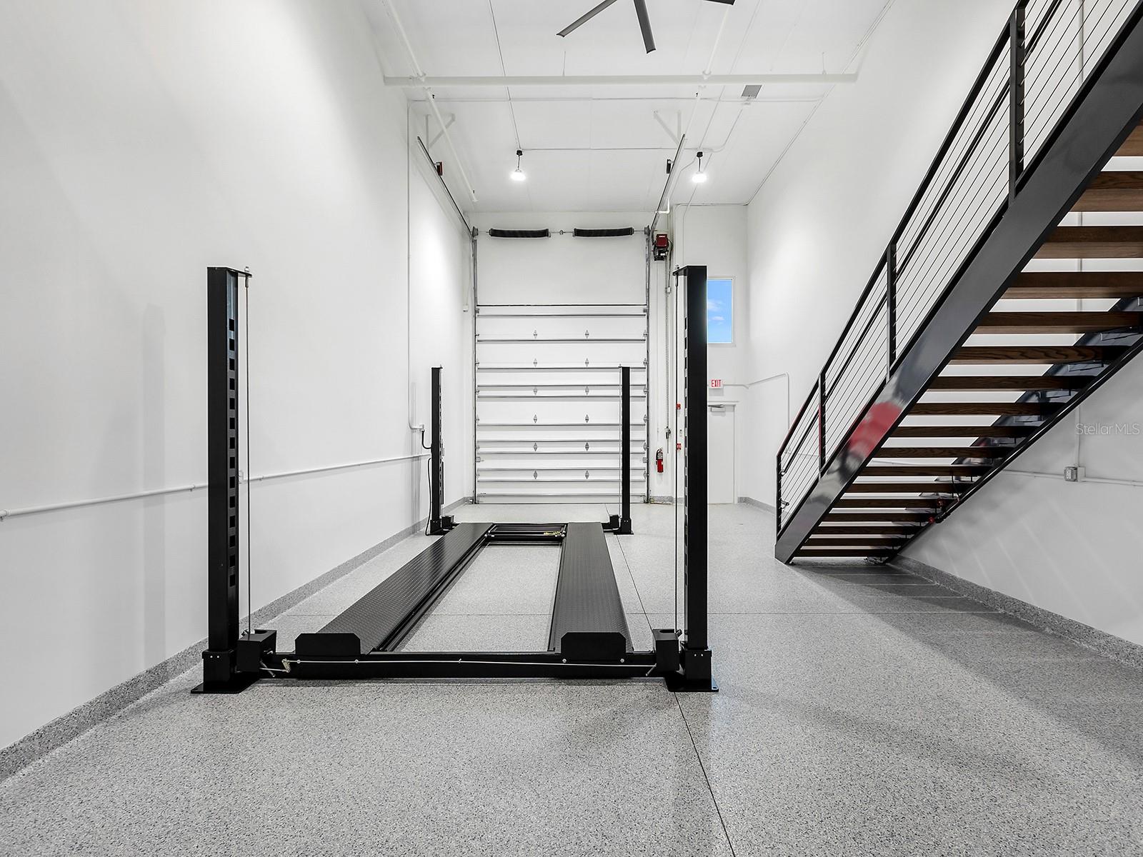 Image 17 of 53 For 5421 Communications Parkway 58