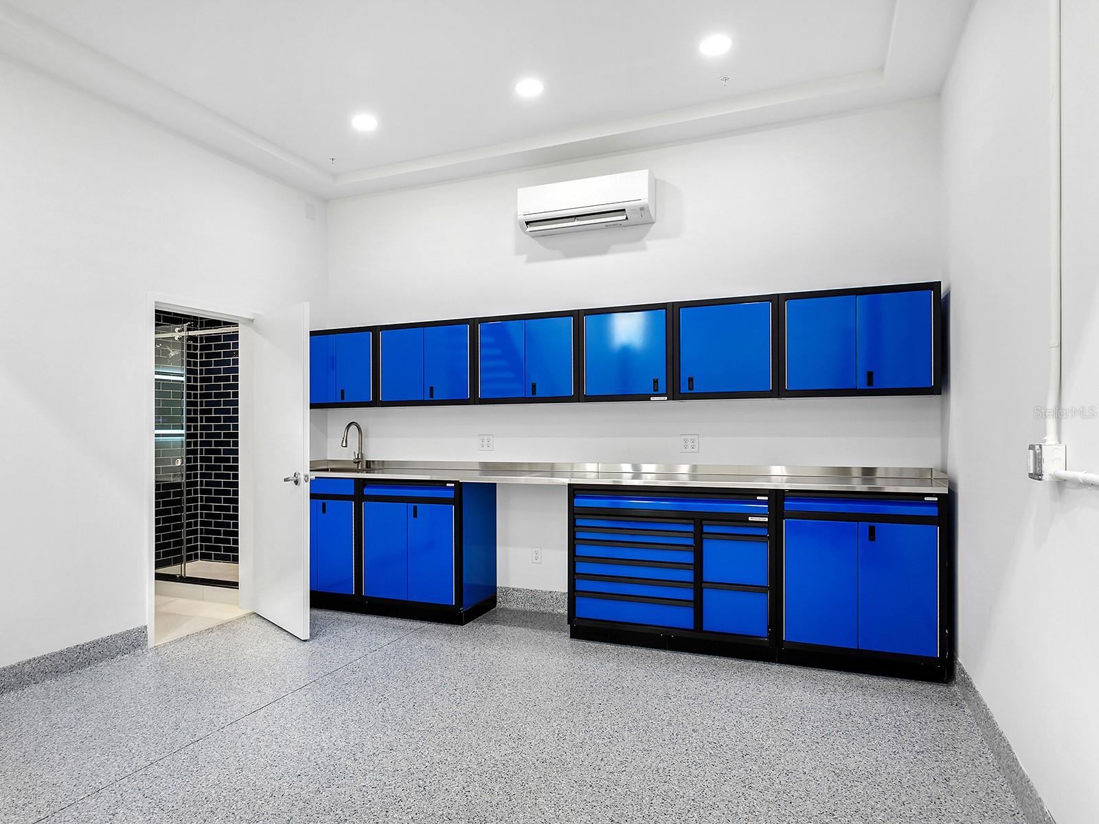 Image 7 of 53 For 5421 Communications Parkway 58