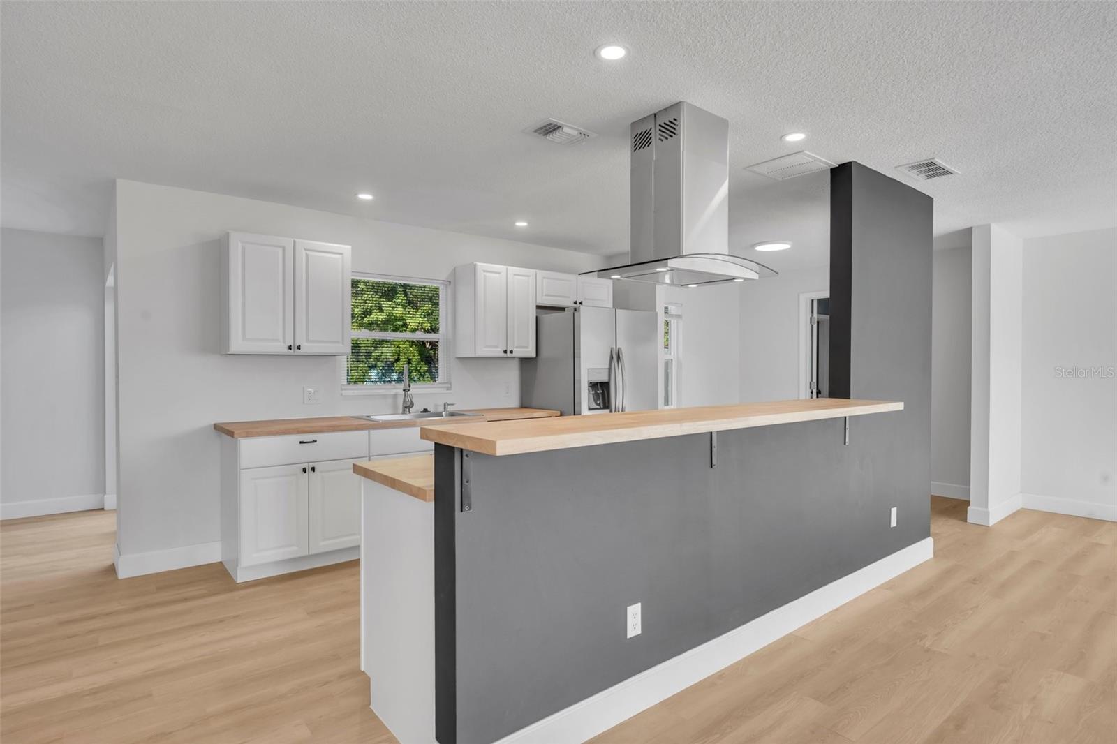 Image 10 of 34 For 2216 Cherbourg Court