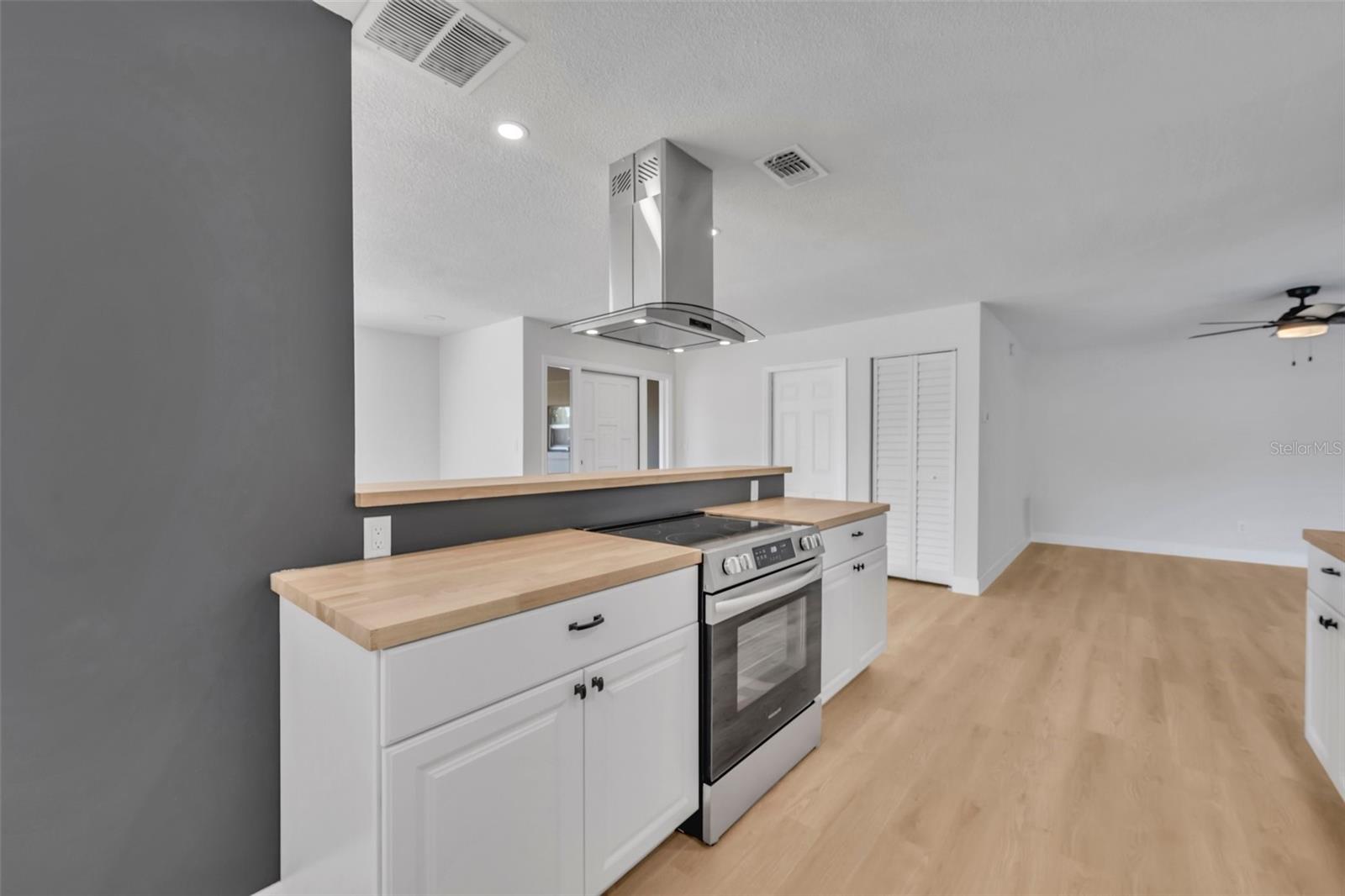 Image 13 of 34 For 2216 Cherbourg Court