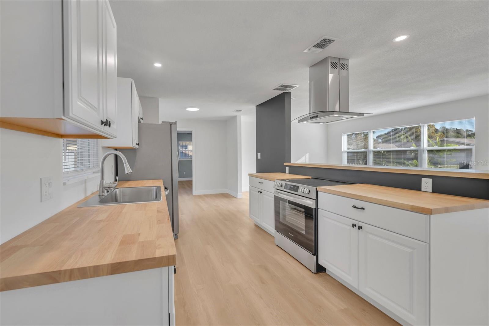 Image 15 of 34 For 2216 Cherbourg Court