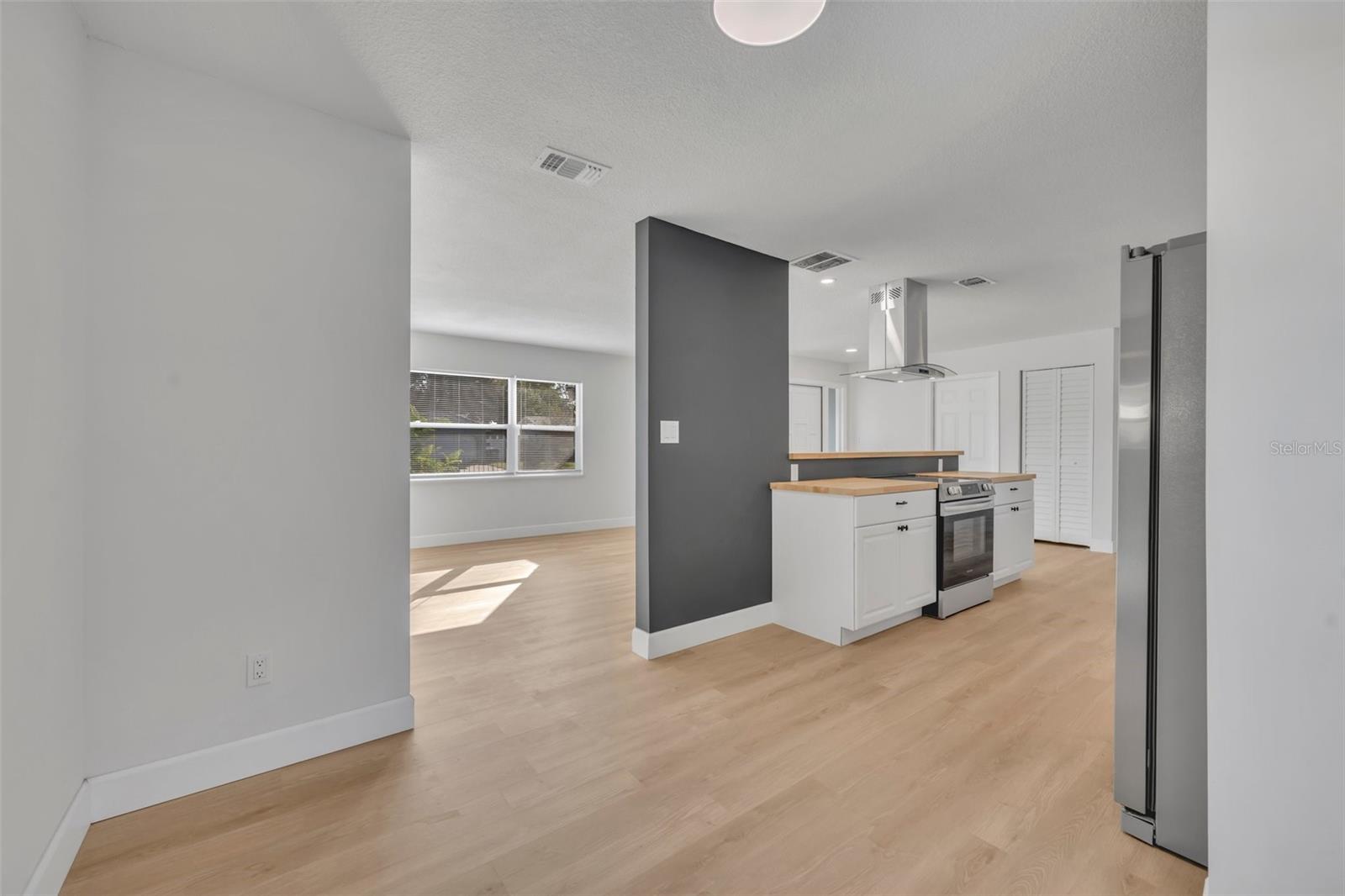 Image 17 of 34 For 2216 Cherbourg Court