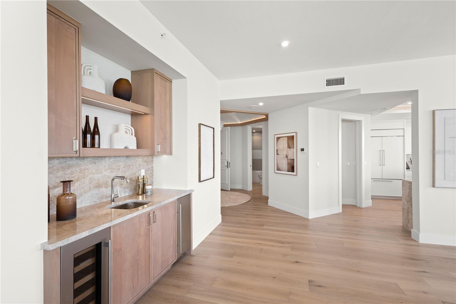 Image 11 of 75 For 415 L Ambiance Drive A701