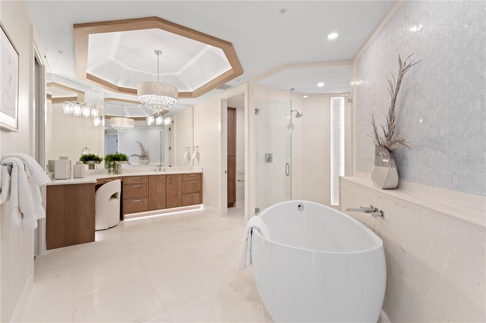 Image 37 of 75 For 415 L Ambiance Drive A701