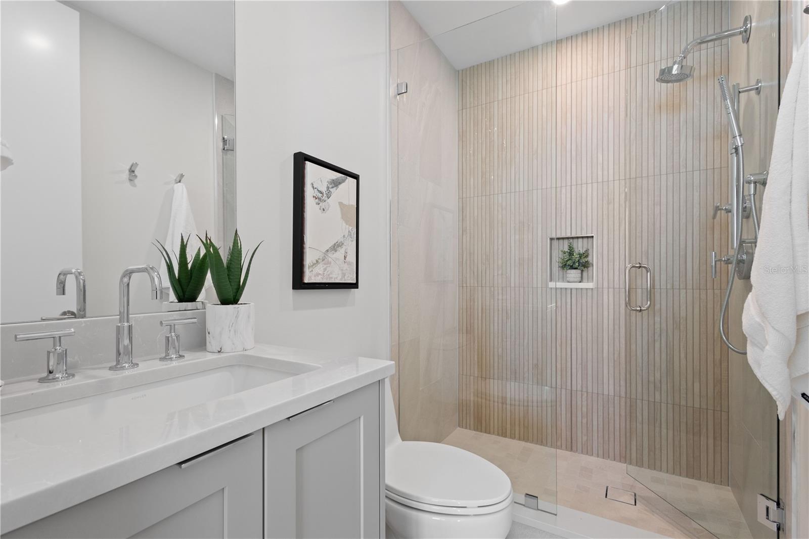 Image 44 of 75 For 415 L Ambiance Drive A701