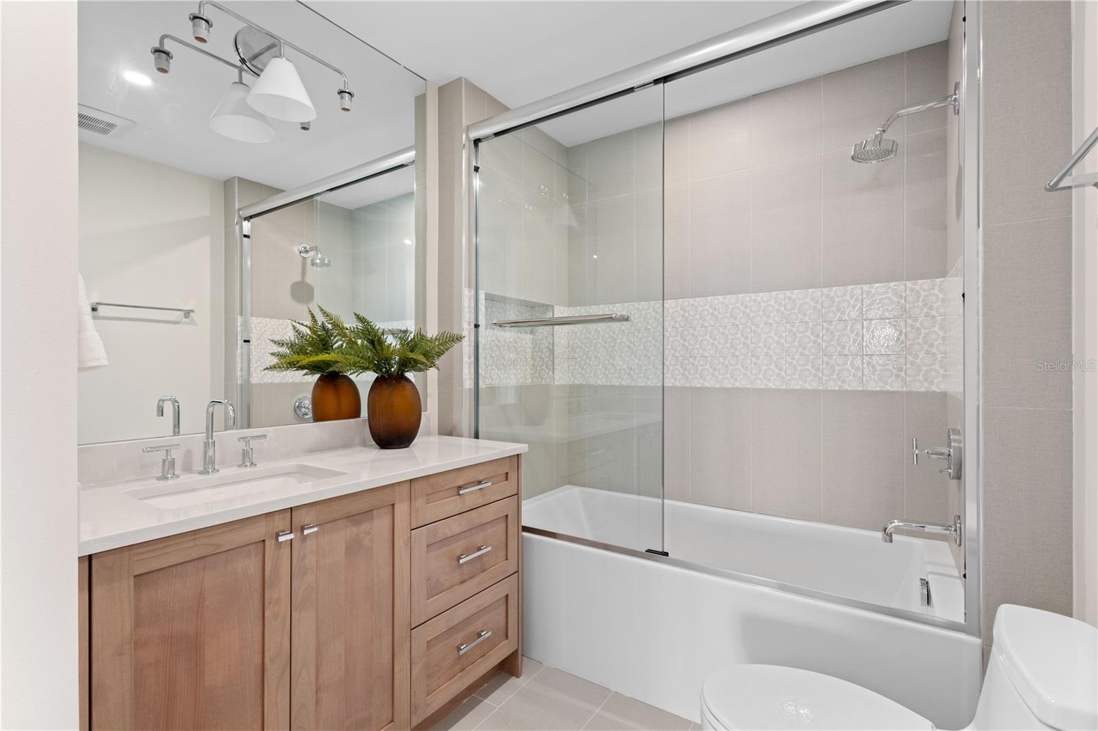 Image 49 of 75 For 415 L Ambiance Drive A701