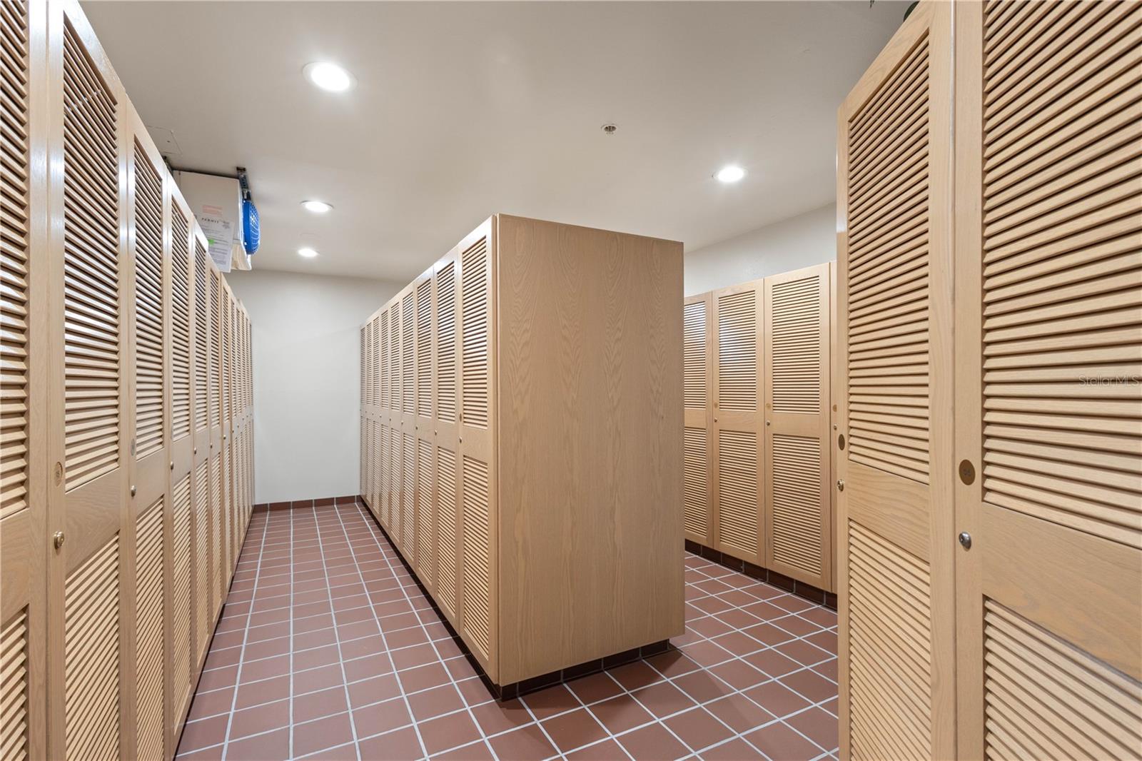 Image 55 of 75 For 415 L Ambiance Drive A701