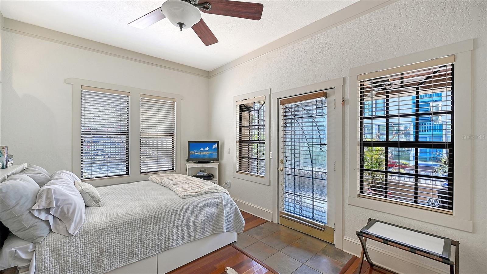 Image 30 of 63 For 1563 4th Street