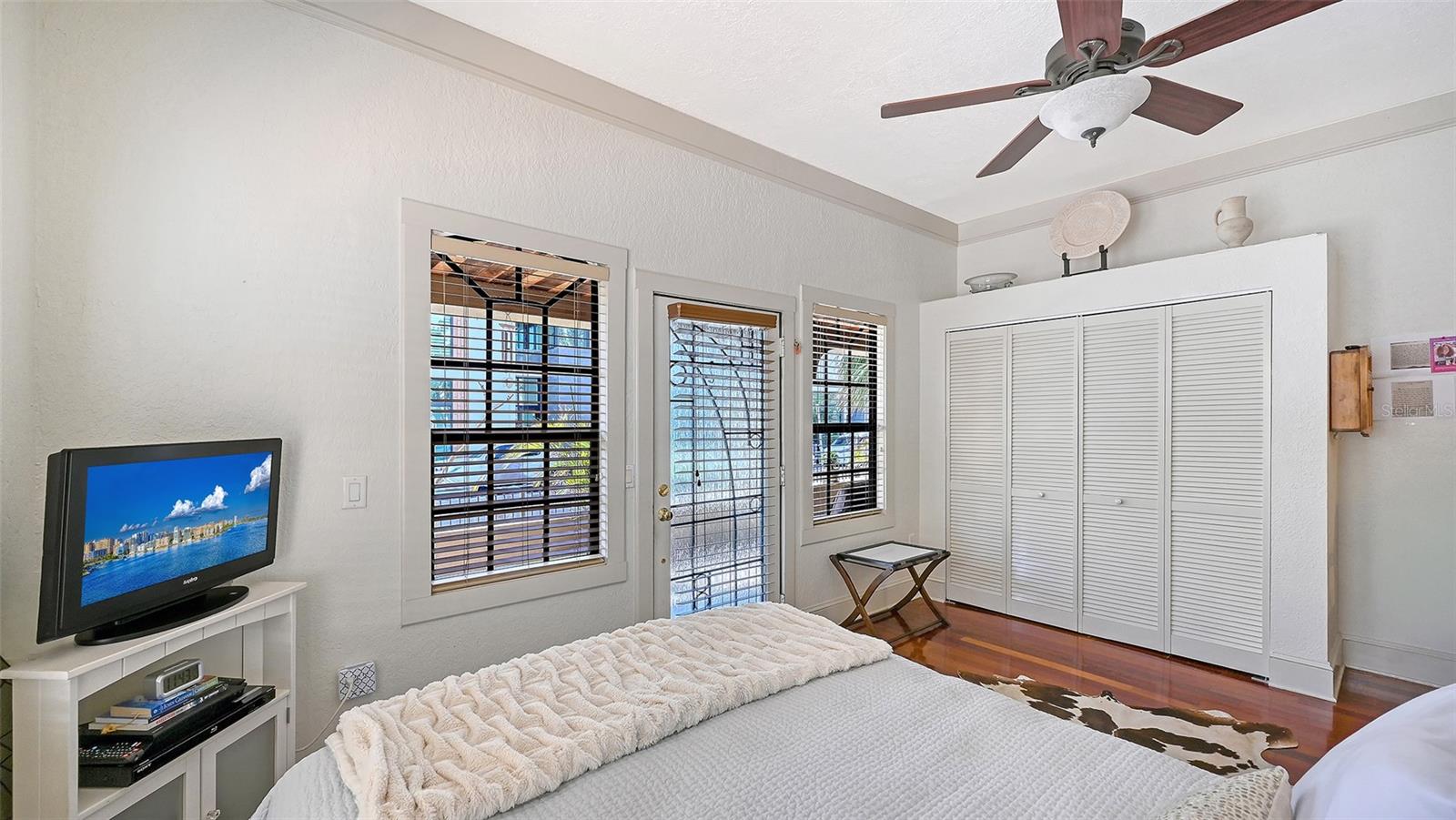 Image 31 of 63 For 1563 4th Street