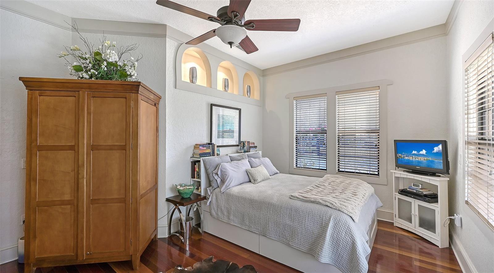 Image 6 of 63 For 1563 4th Street