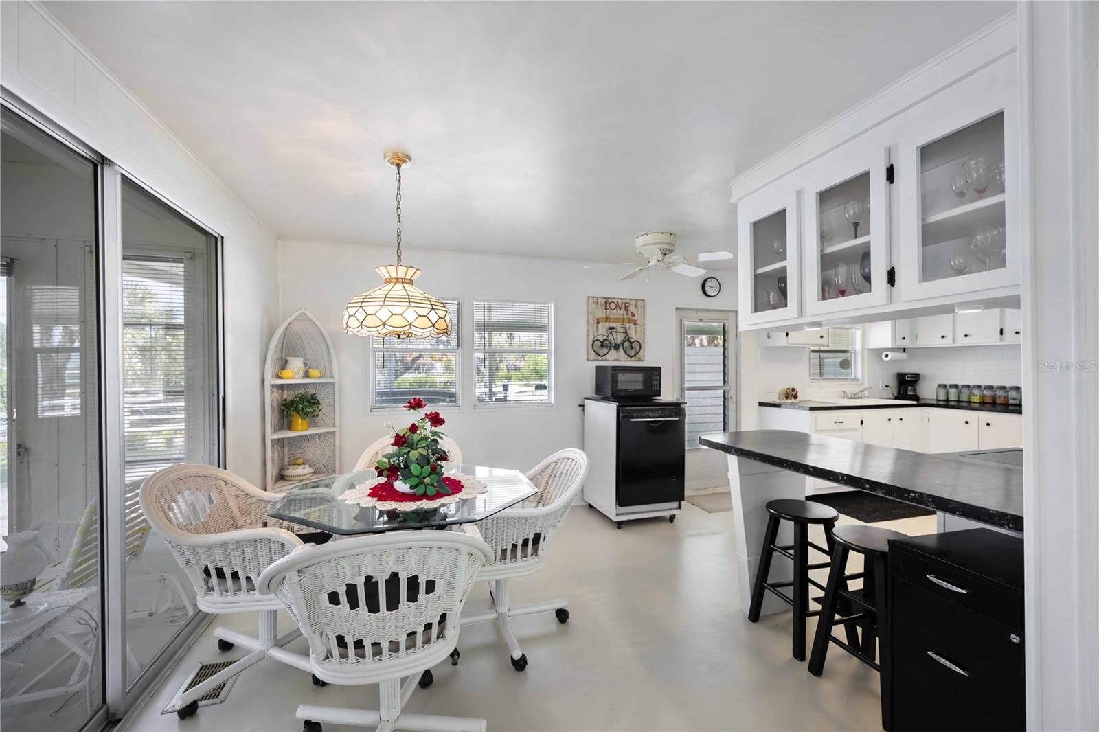 Image 6 of 31 For 10303 Burnt Store Road 221