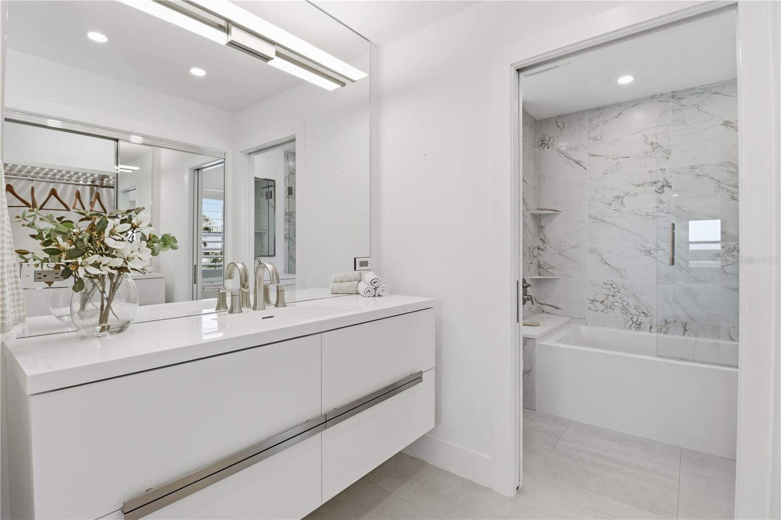 Image 37 of 50 For 226 Golden Gate Point 34