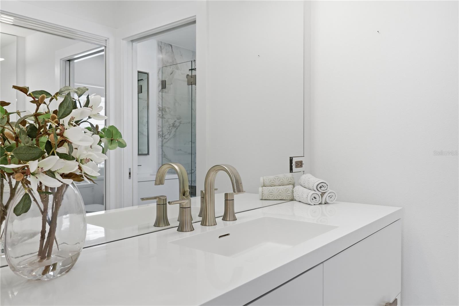 Image 38 of 50 For 226 Golden Gate Point 34