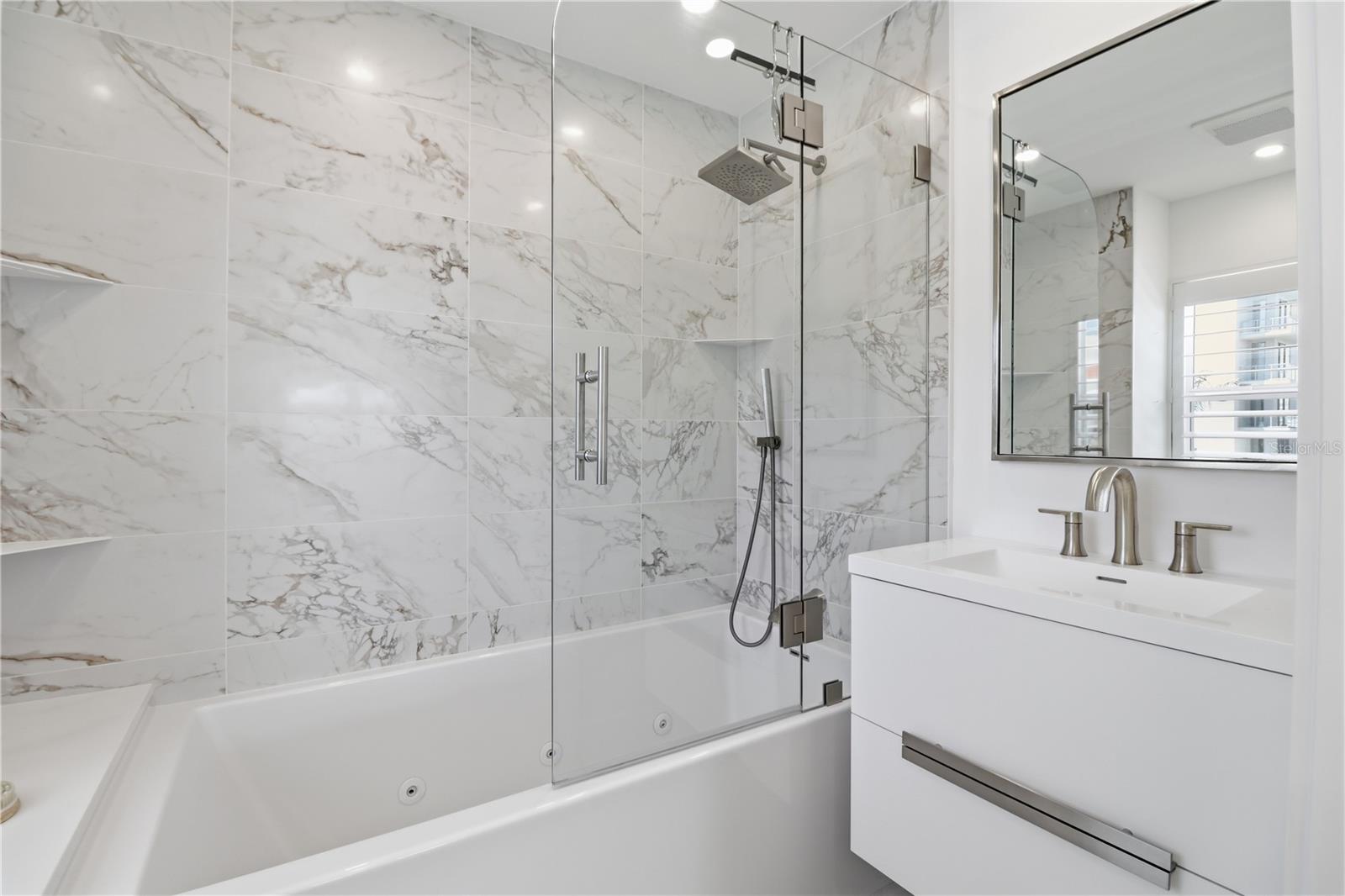 Image 39 of 50 For 226 Golden Gate Point 34