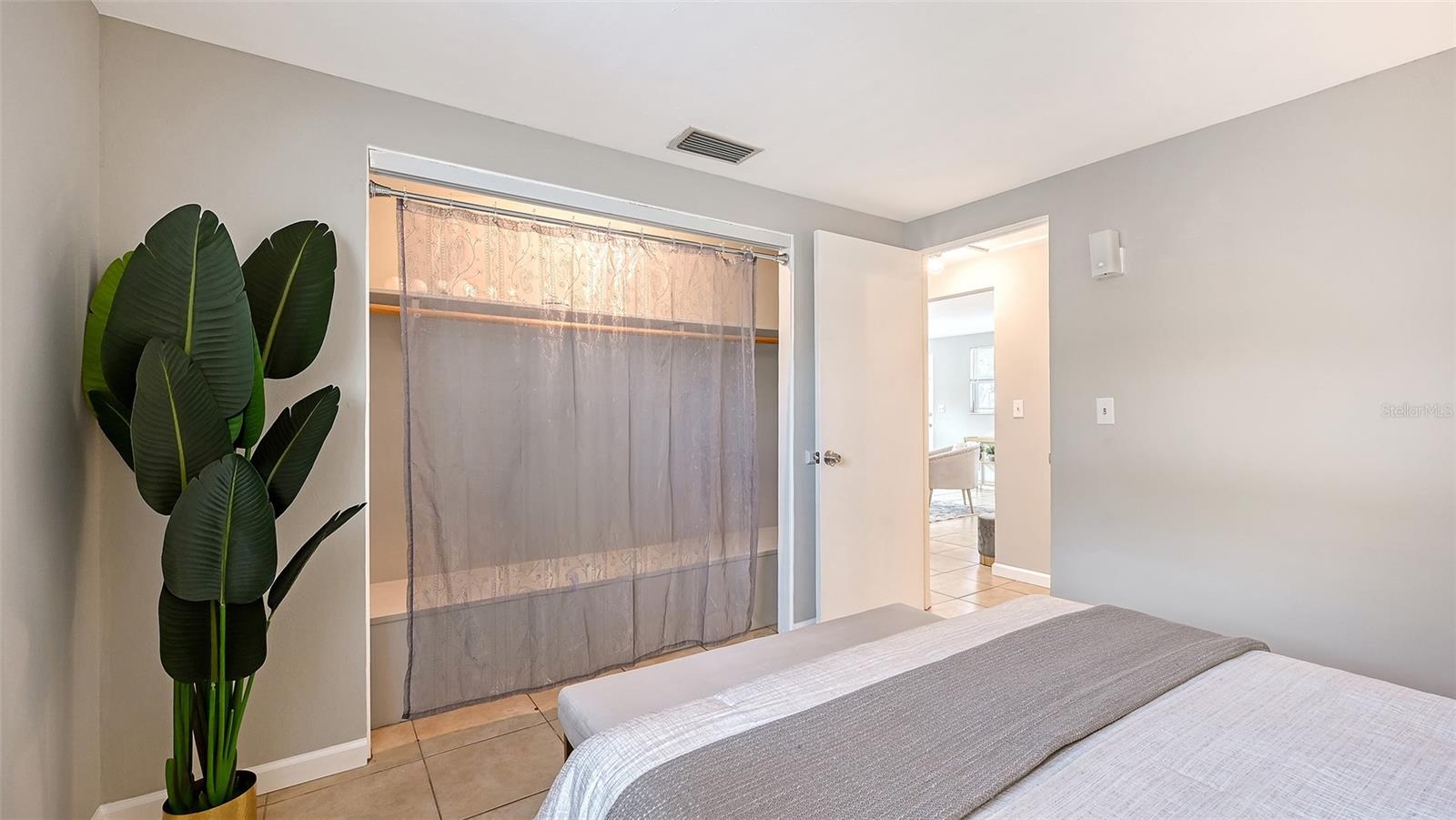 Image 17 of 75 For 1860 7th Street