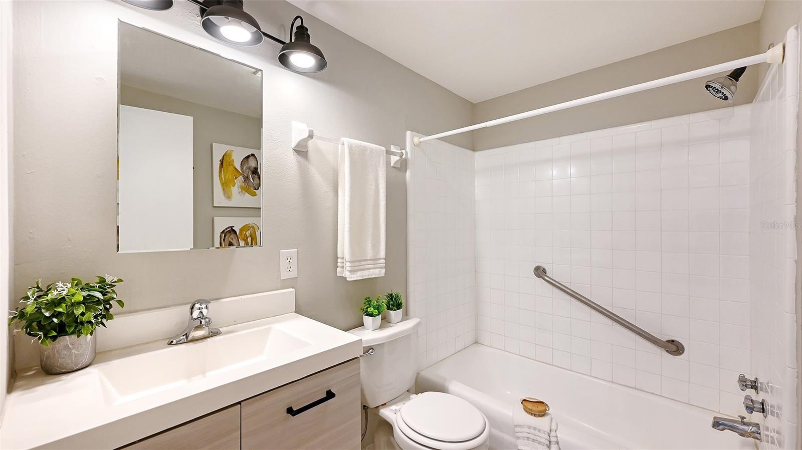 Image 18 of 75 For 1860 7th Street