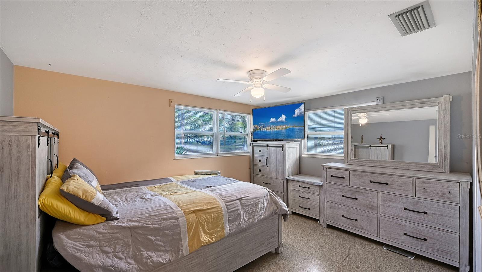 Image 27 of 75 For 1860 7th Street