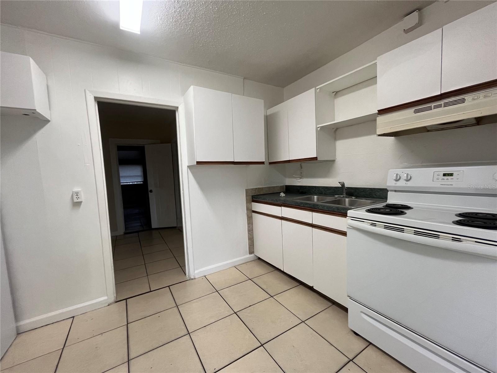 Image 2 of 5 For 720 22nd Avenue W