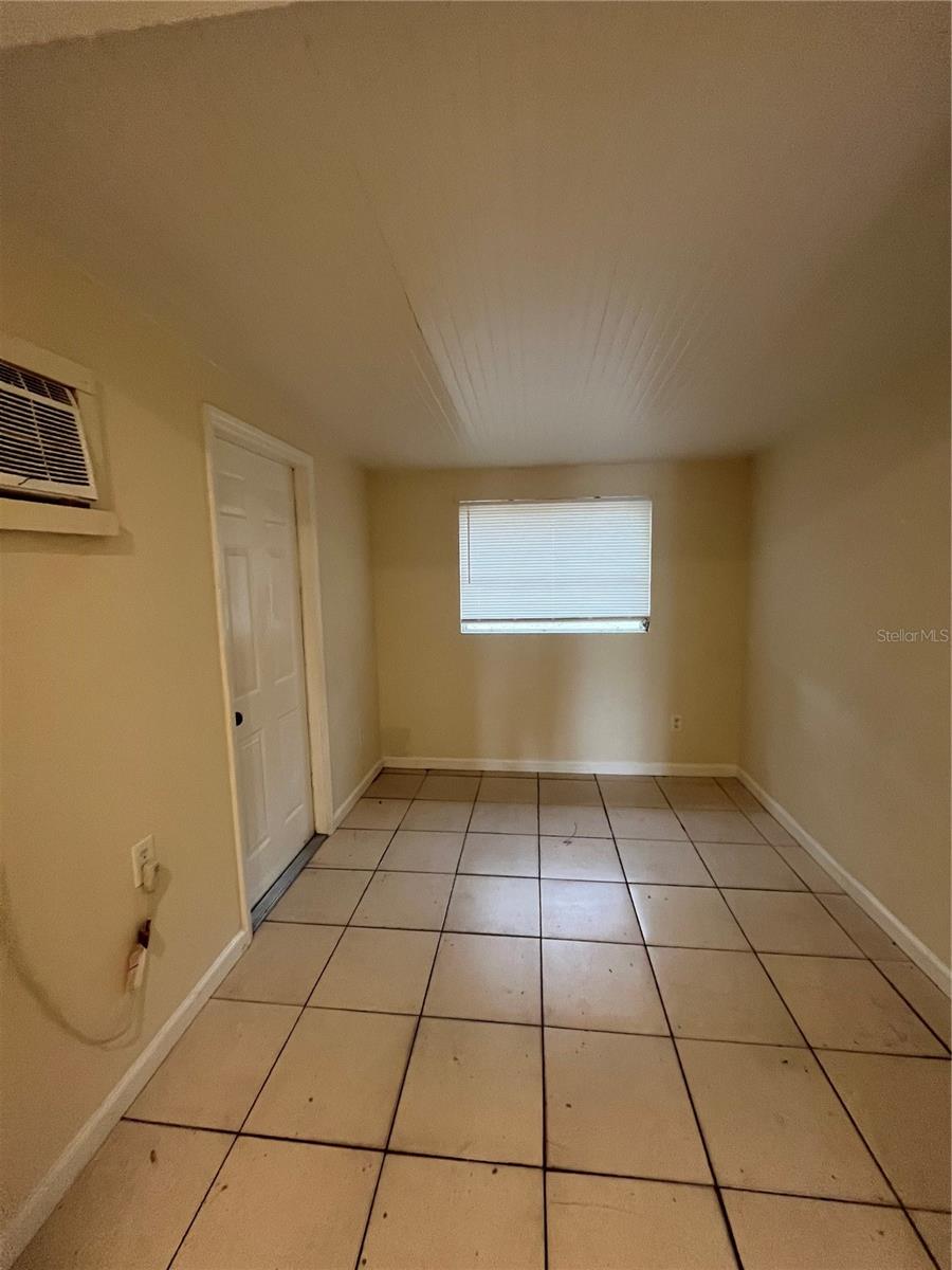 Image 5 of 5 For 720 22nd Avenue W