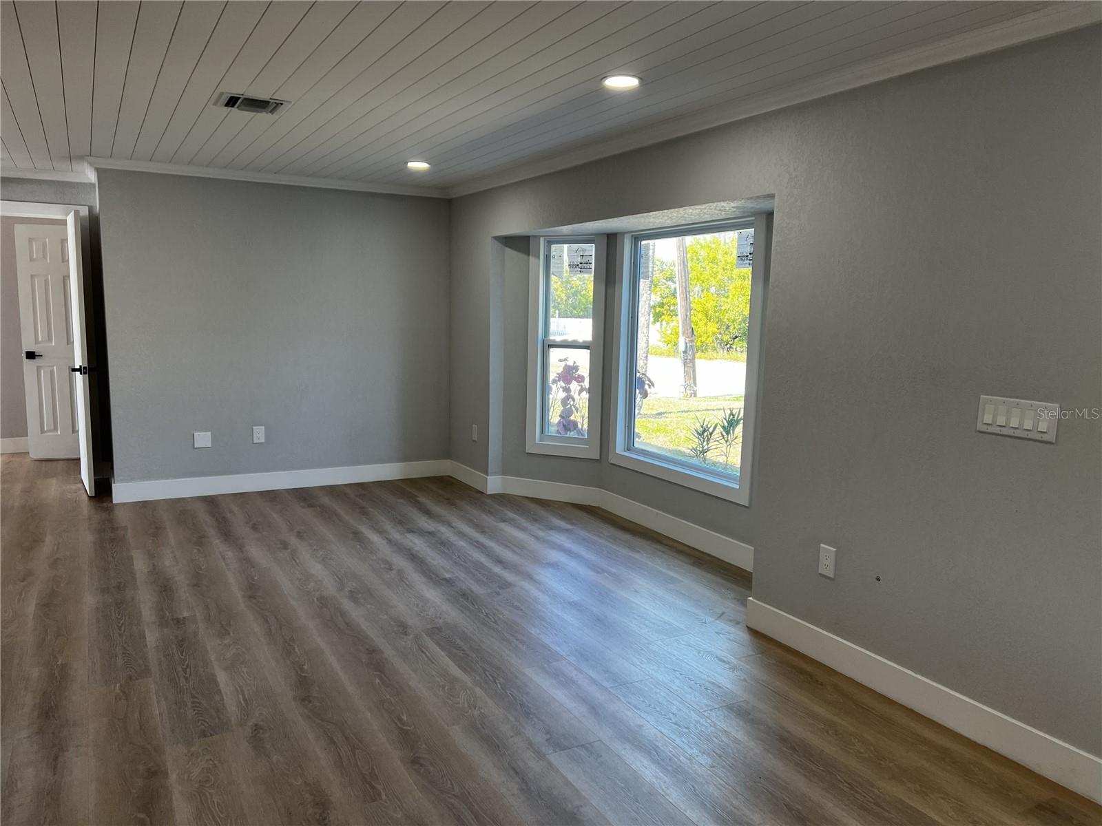 Image 3 of 21 For 403 28th Street