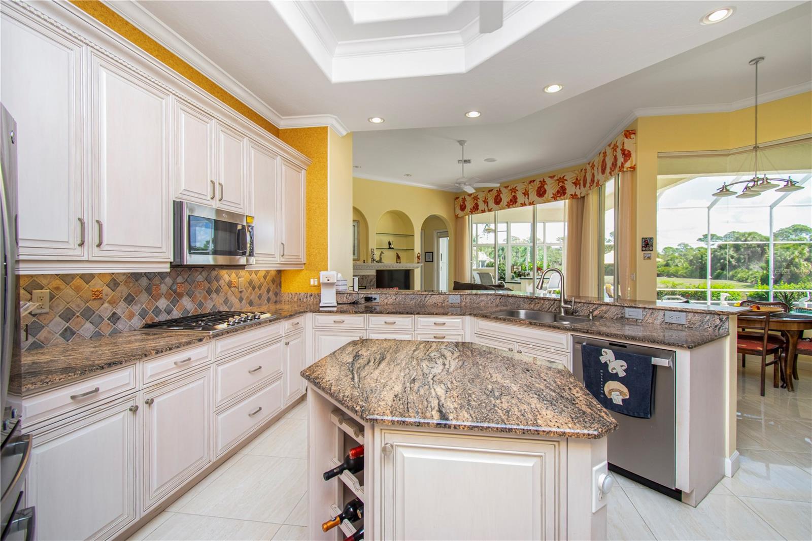 Image 19 of 40 For 7302 Eaton Court