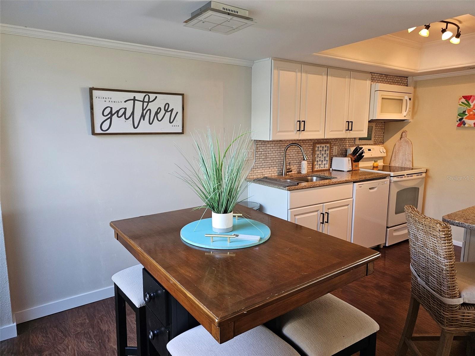 Image 10 of 33 For 6147 43rd Street W