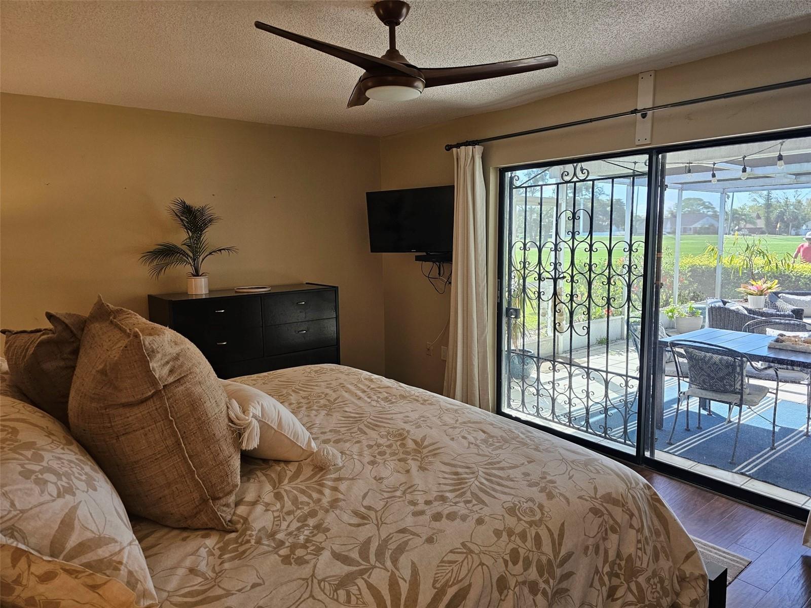 Image 16 of 33 For 6147 43rd Street W