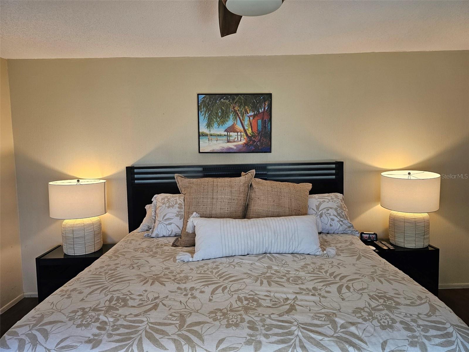 Image 17 of 33 For 6147 43rd Street W