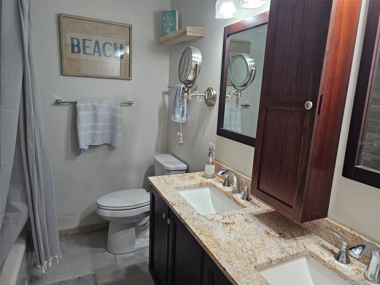 Image 18 of 33 For 6147 43rd Street W