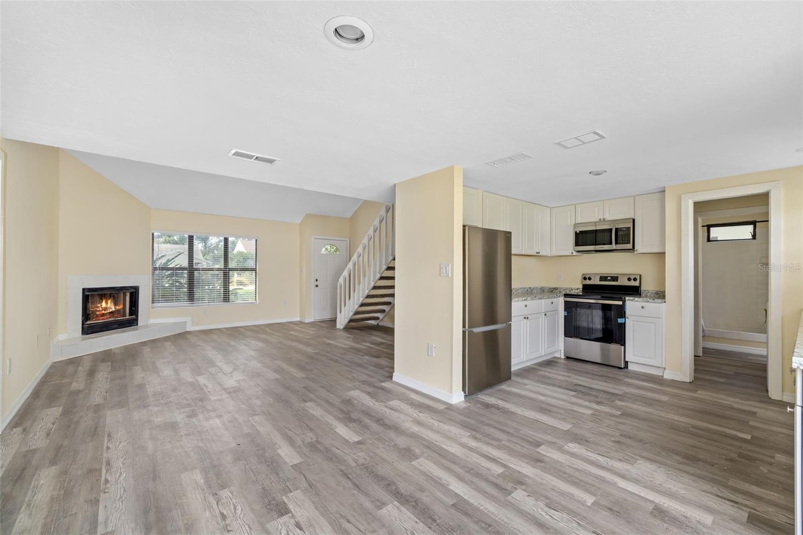 Image 11 of 44 For 2004 Wood Hollow Place