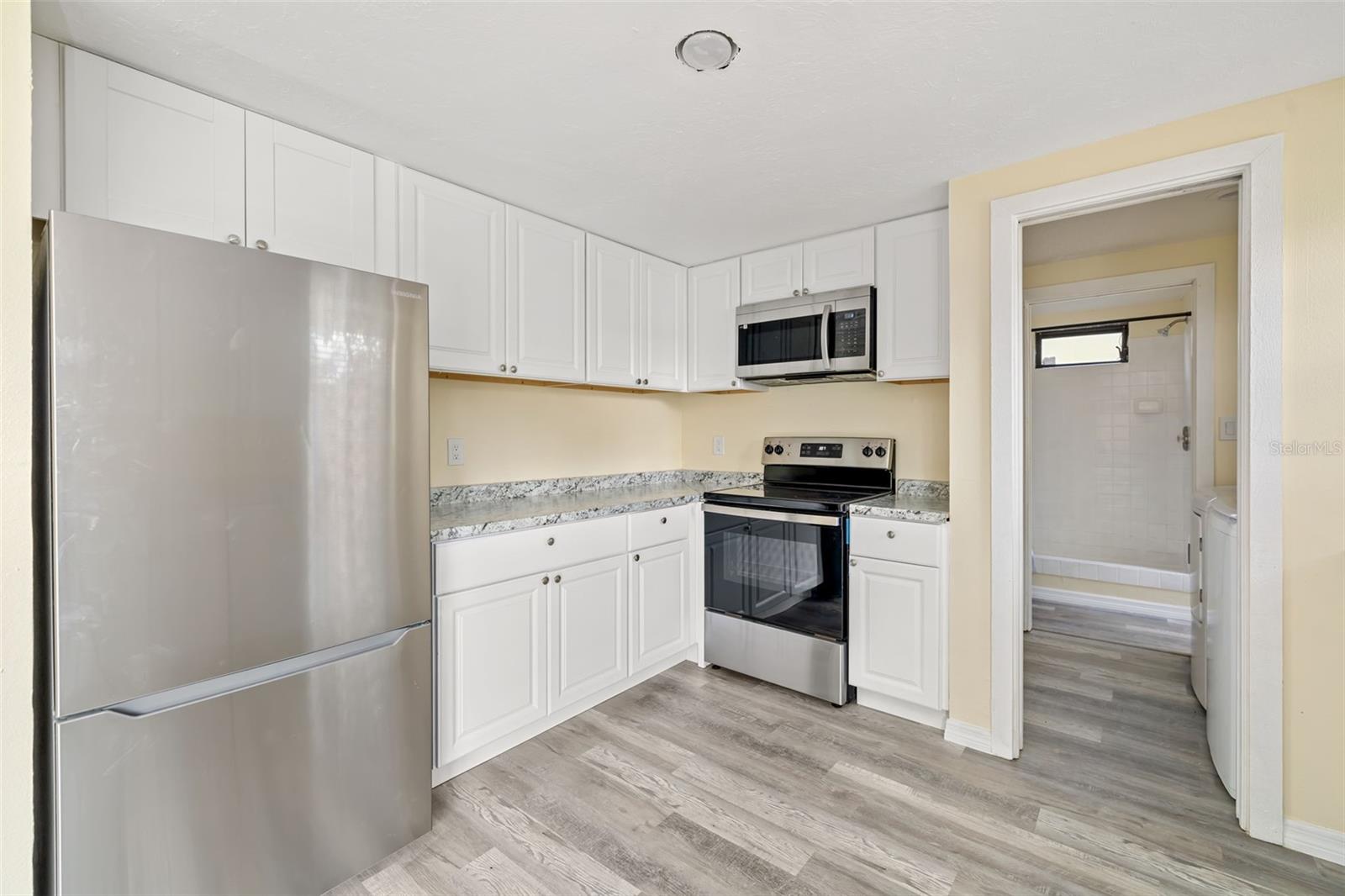 Image 14 of 44 For 2004 Wood Hollow Place