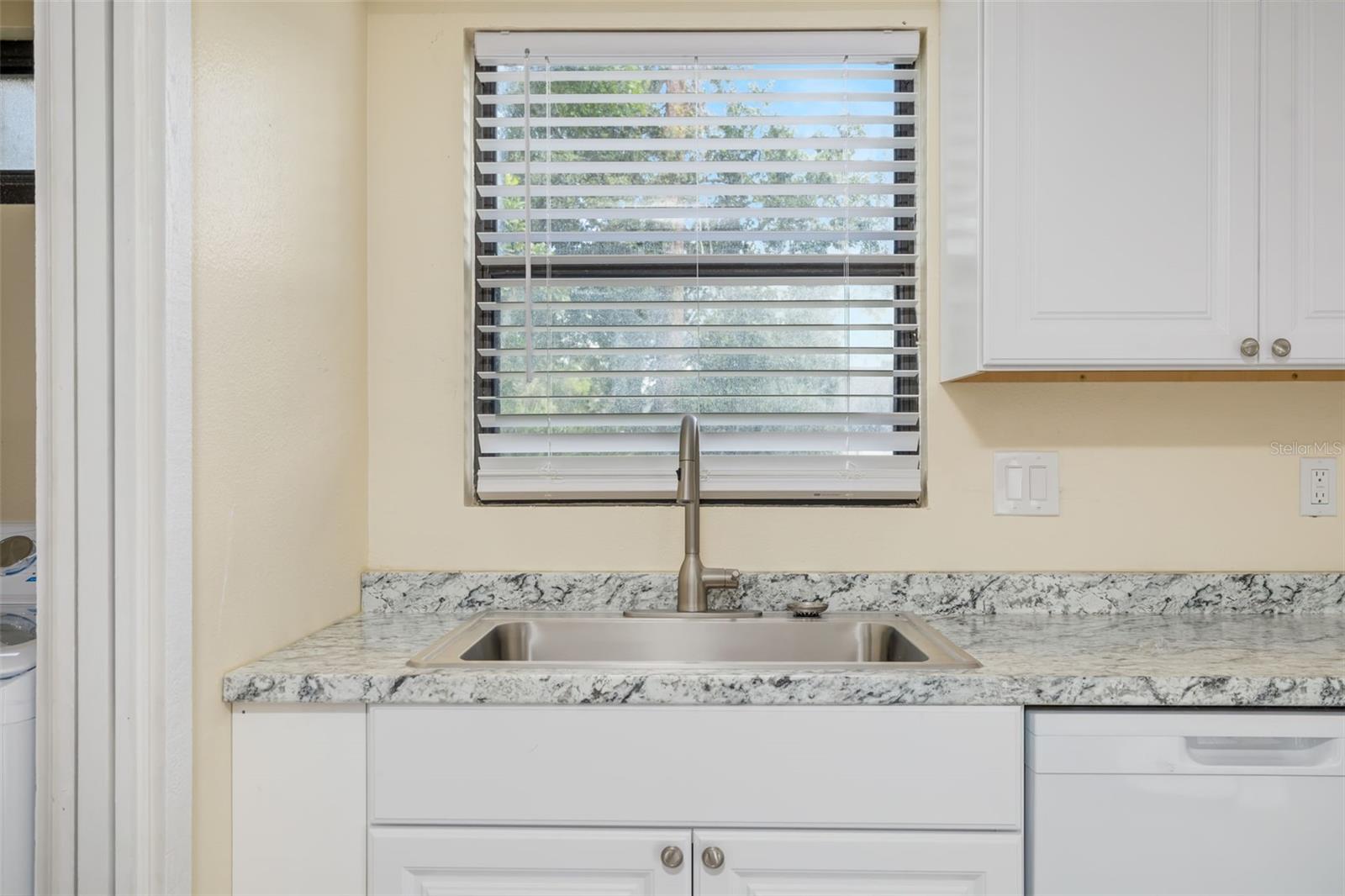 Image 16 of 44 For 2004 Wood Hollow Place