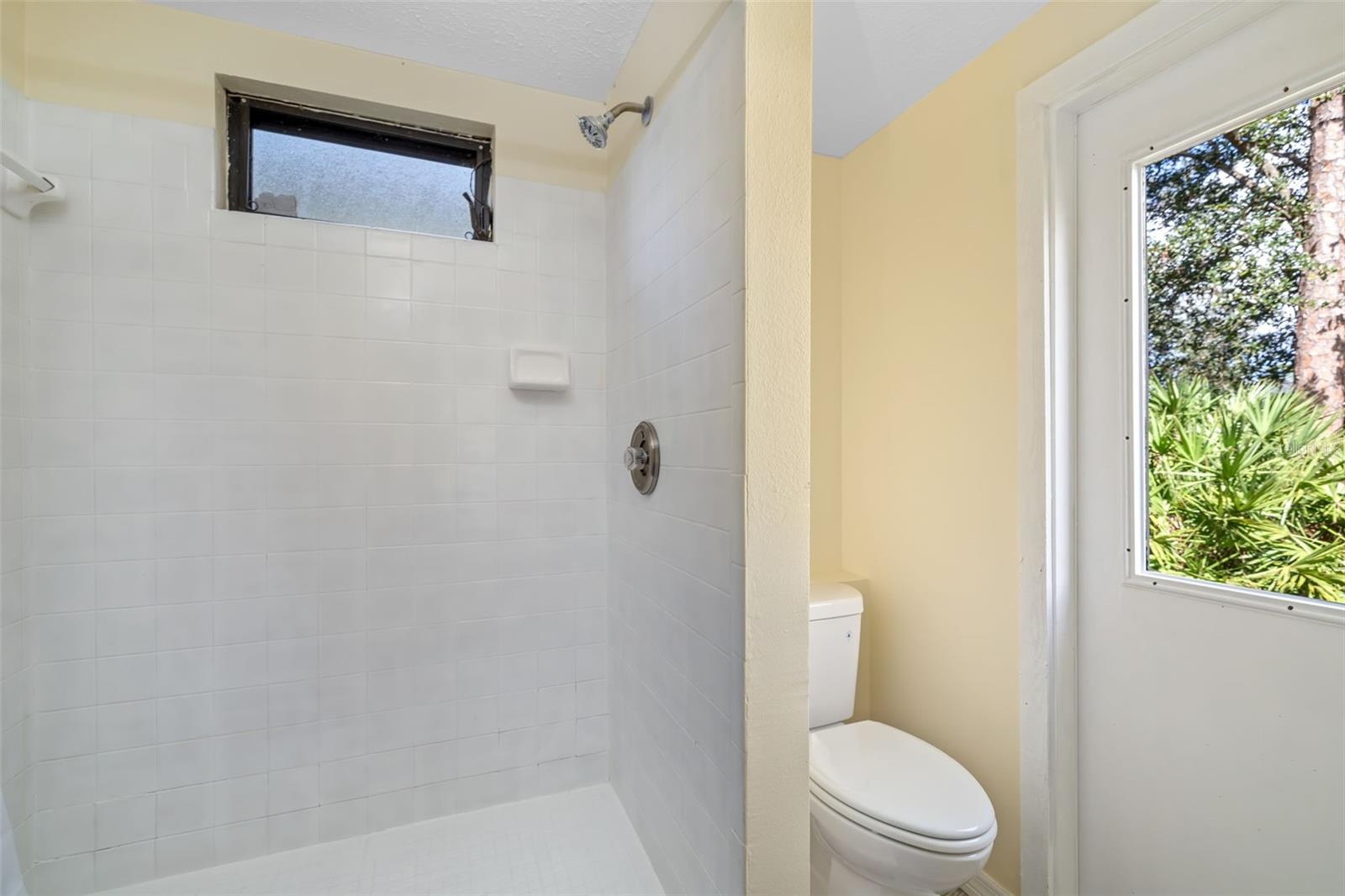 Image 18 of 44 For 2004 Wood Hollow Place