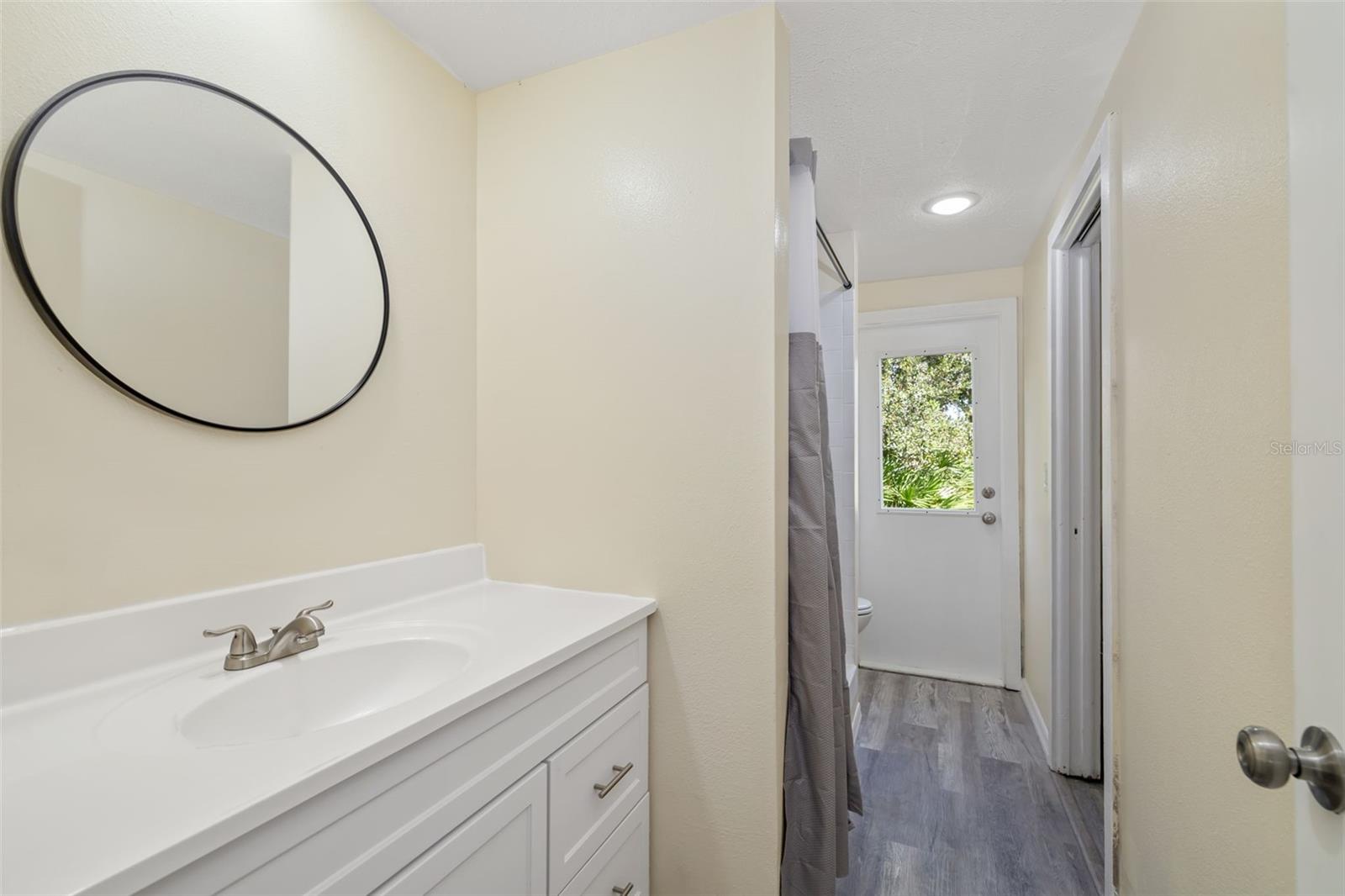 Image 19 of 44 For 2004 Wood Hollow Place