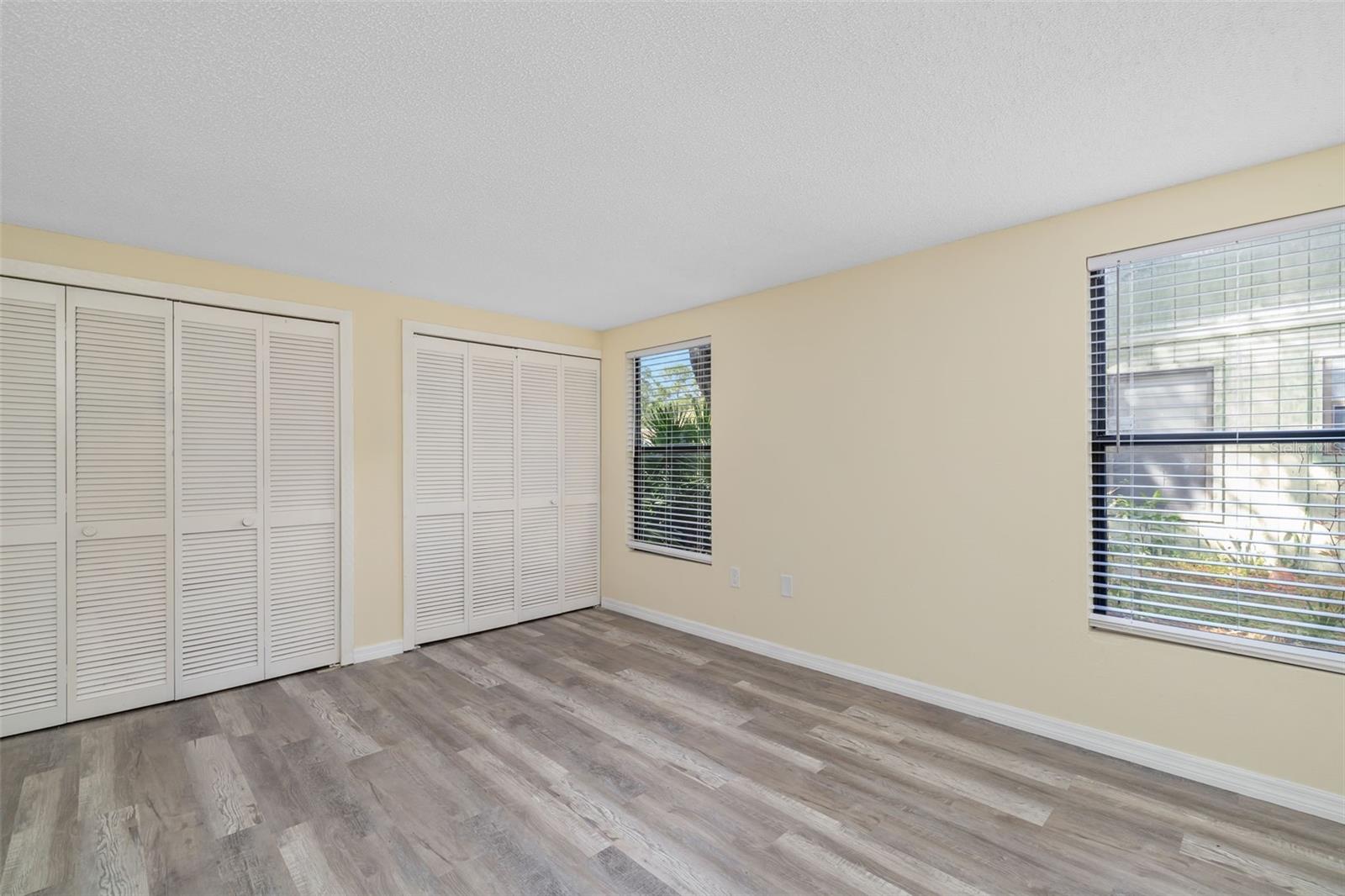 Image 20 of 44 For 2004 Wood Hollow Place