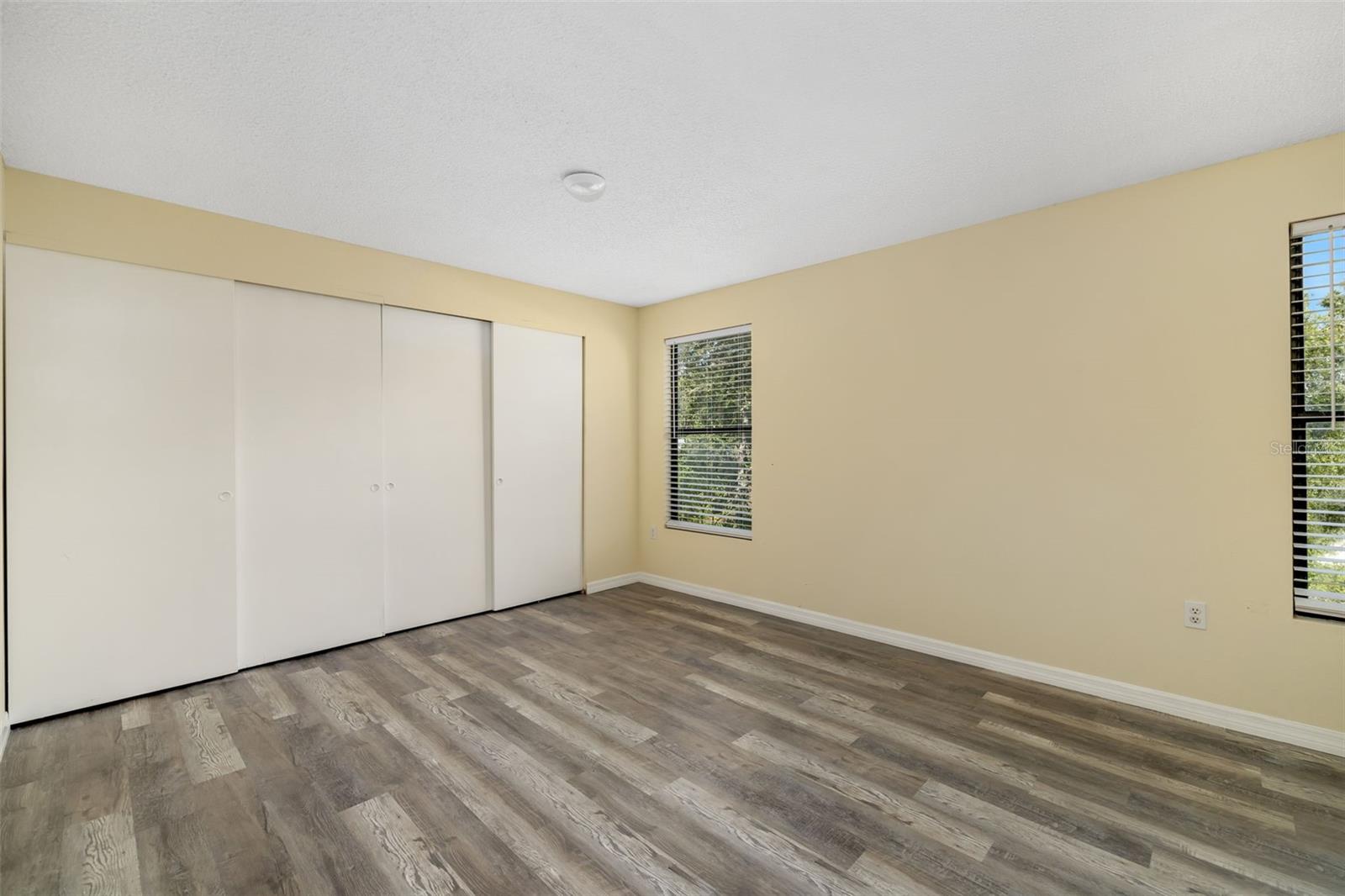 Image 25 of 44 For 2004 Wood Hollow Place