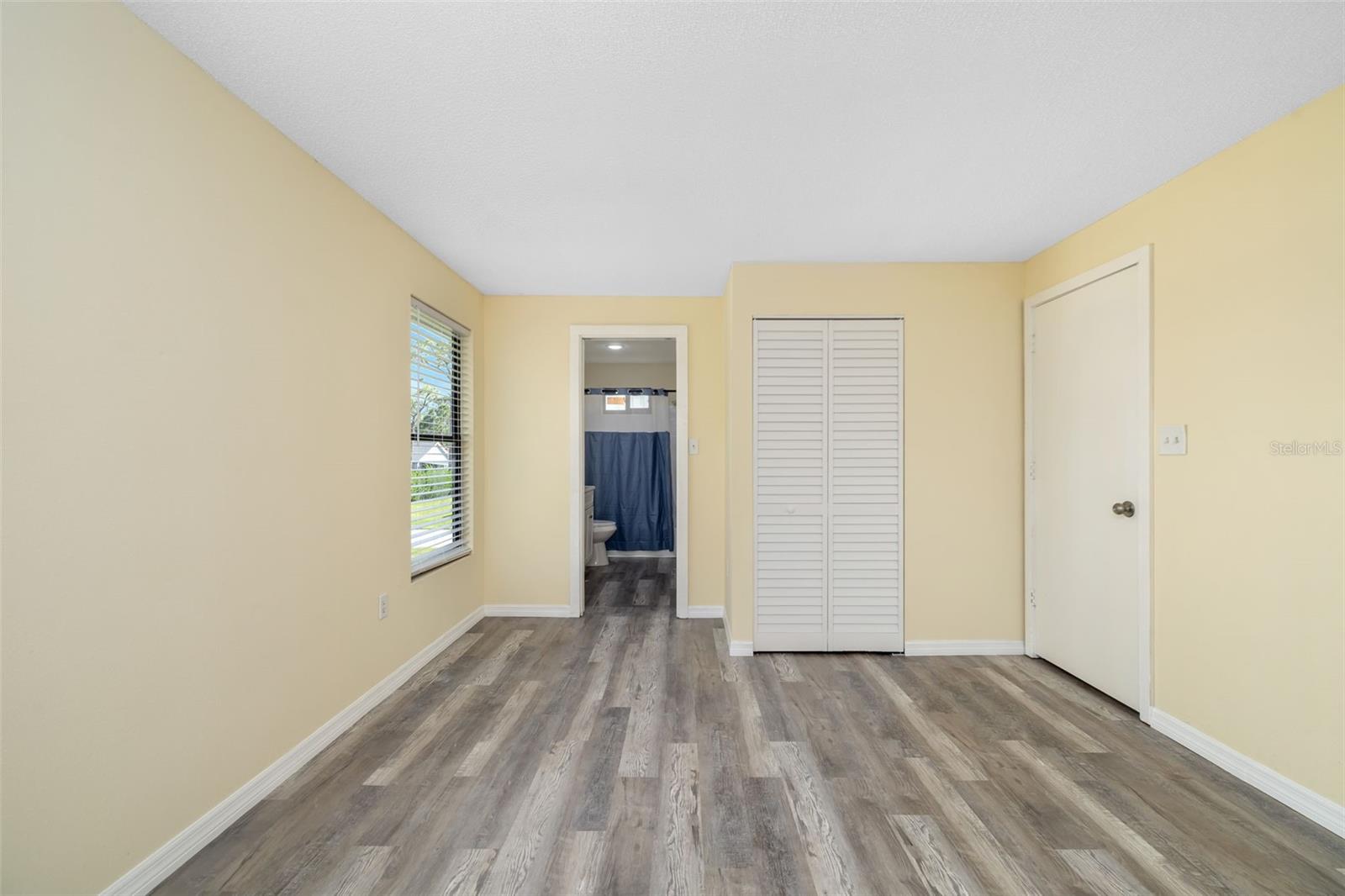 Image 26 of 44 For 2004 Wood Hollow Place