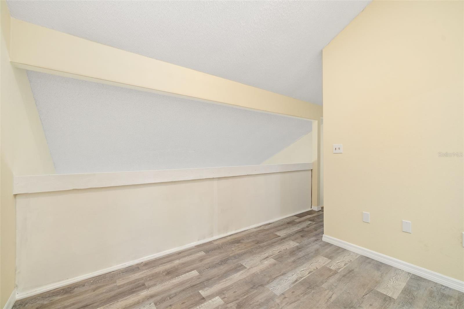 Image 29 of 44 For 2004 Wood Hollow Place