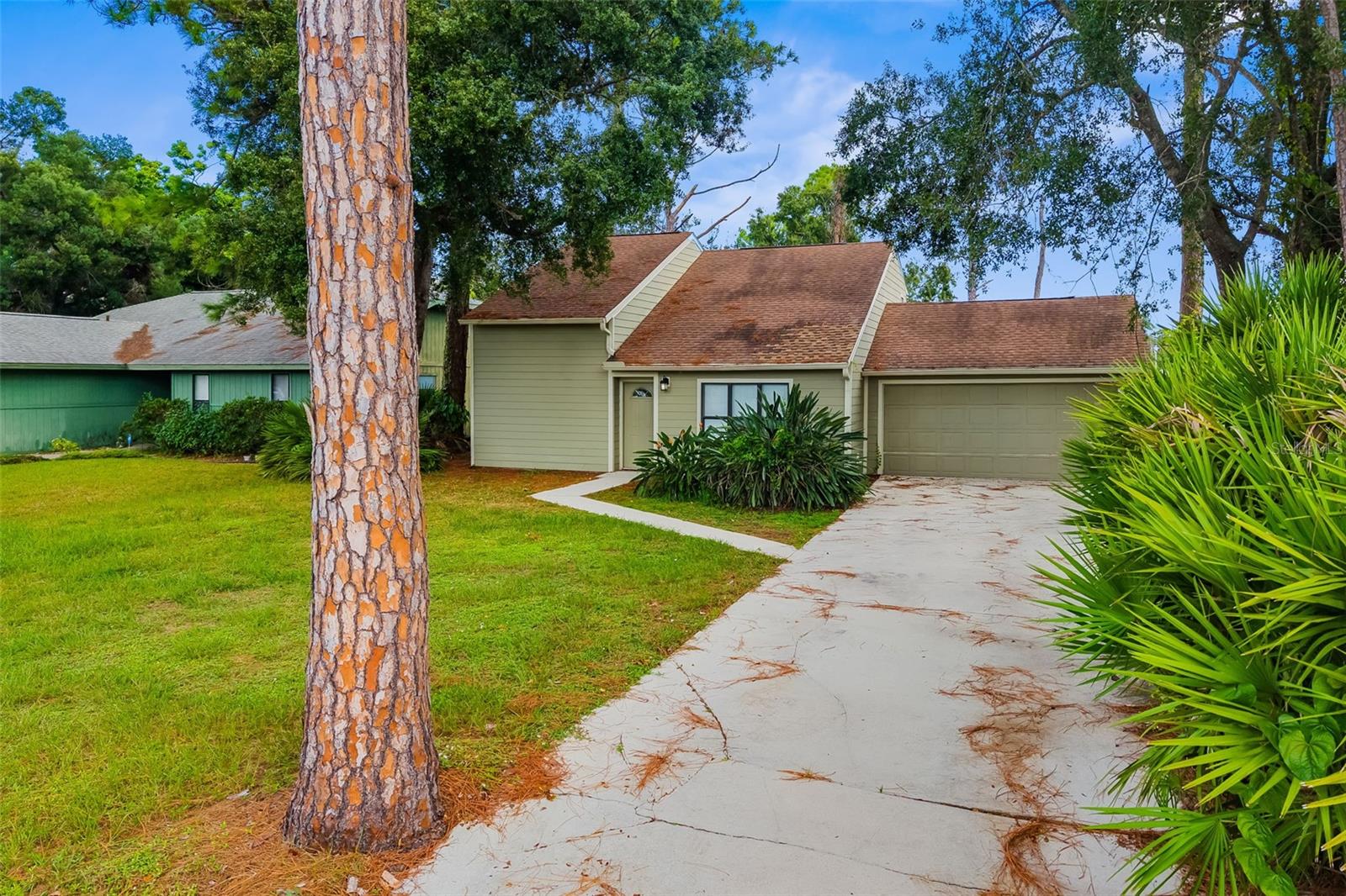 Image 3 of 44 For 2004 Wood Hollow Place