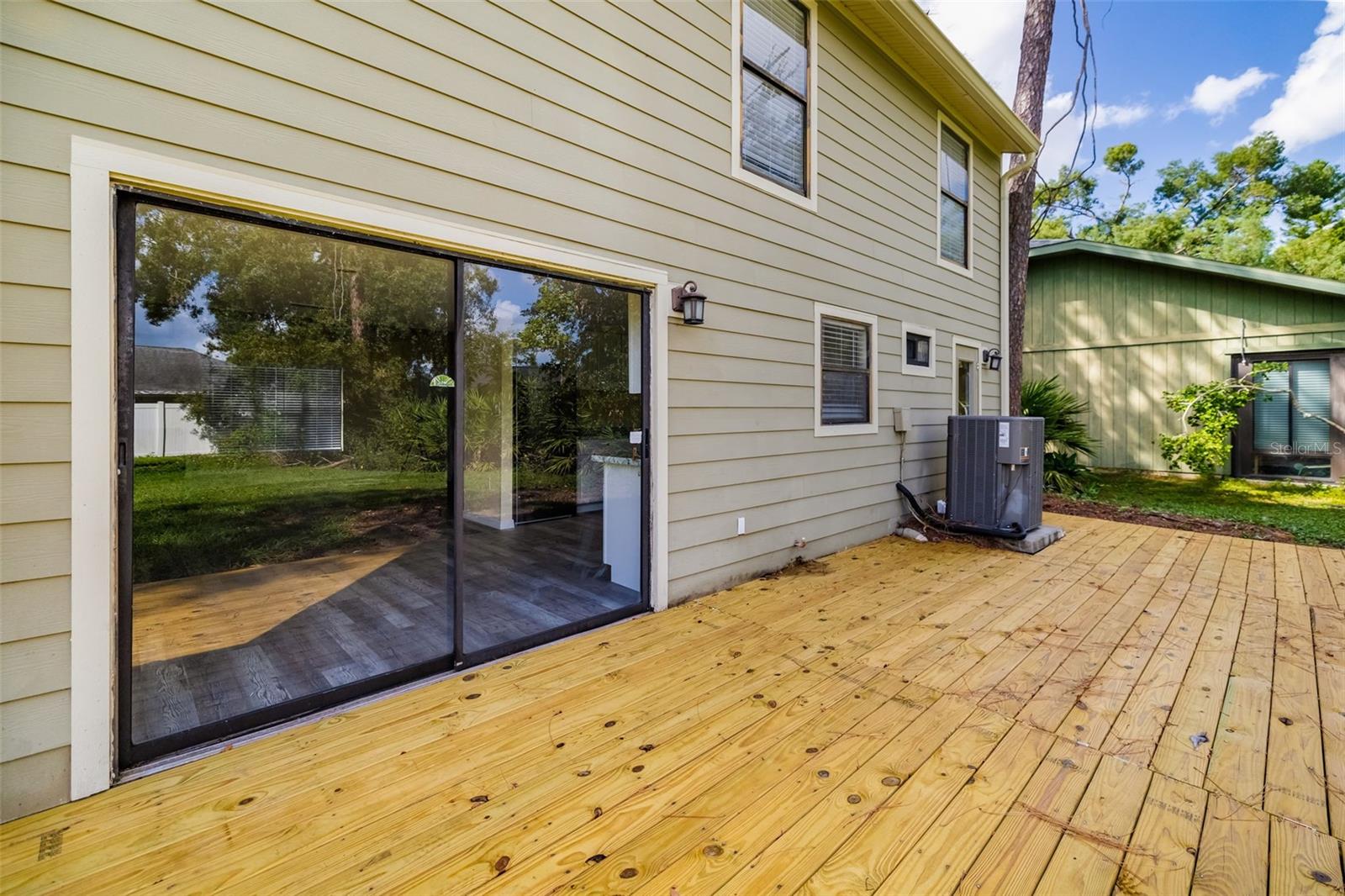 Image 43 of 44 For 2004 Wood Hollow Place